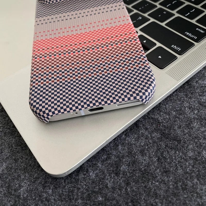 CarbonEdge – Pixel 10 & 9 Ultra Slim MagSafe Case