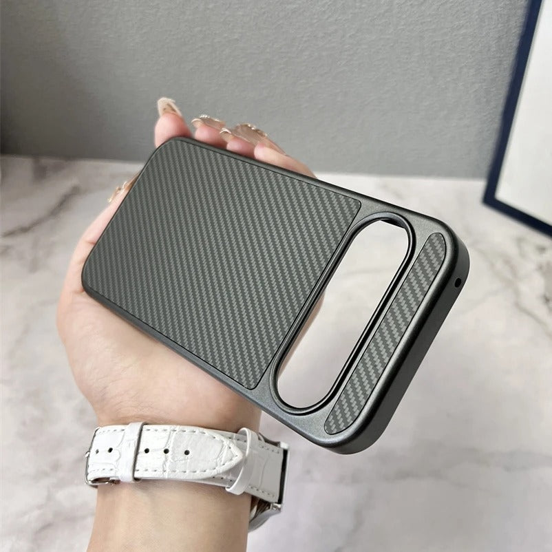 SteelWeave Pixel – Ultra-Thin MagSafe Carbon Case